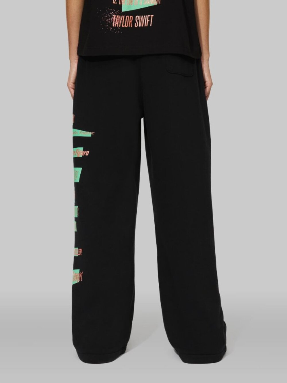 The Life of a Showgirl Tracklist Black Sweatpants Like New Size Large - Picture 4 of 10